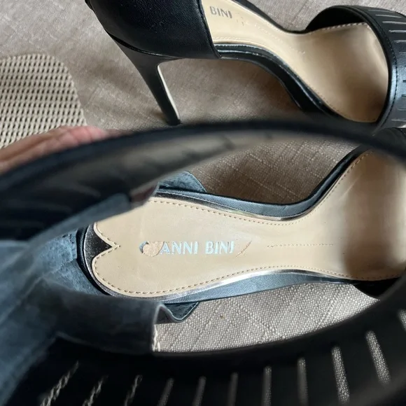 Gianni Bini Black Stiletto Heels with Textured Ankle Strap 8.5M EUC - Picture 8 of 14